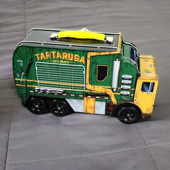 Teenage Mutant Ninja Turtles. Collectible Turtle Lunchbox Gift Set - Picture 4 of 13